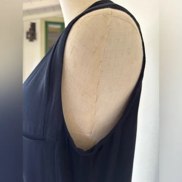 ALC V Neck navy viscose shift dress with pockets Size Medium