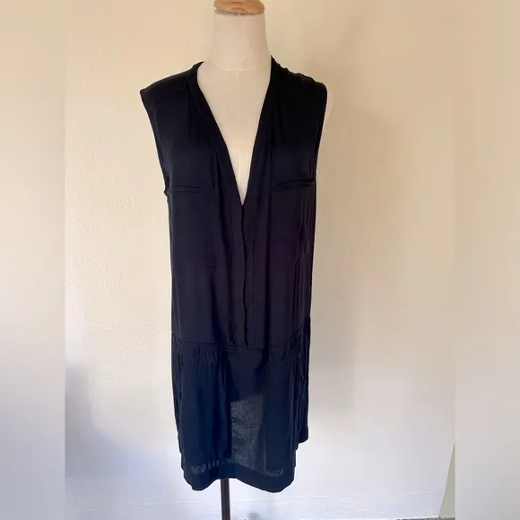 ALC V Neck navy viscose shift dress with pockets Size Medium