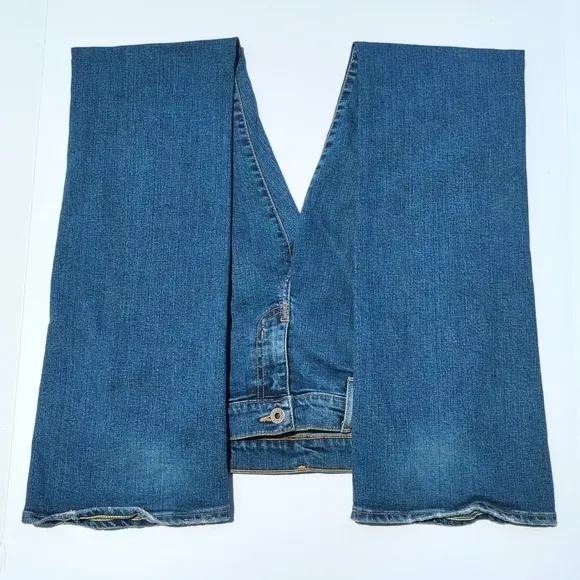 Chip &amp; Pepper Gilhart Medium Wash Low Rise Fit &amp; Flare Bootcut Jeans Size 28