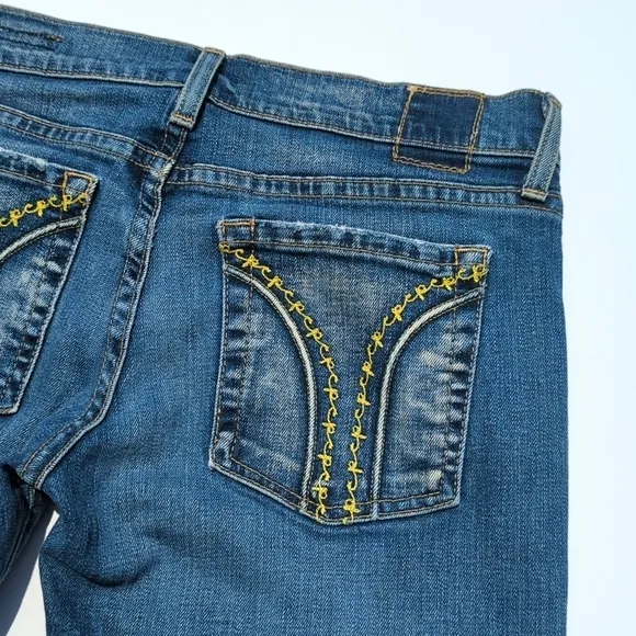 Chip &amp; Pepper Gilhart Medium Wash Low Rise Fit &amp; Flare Bootcut Jeans Size 28