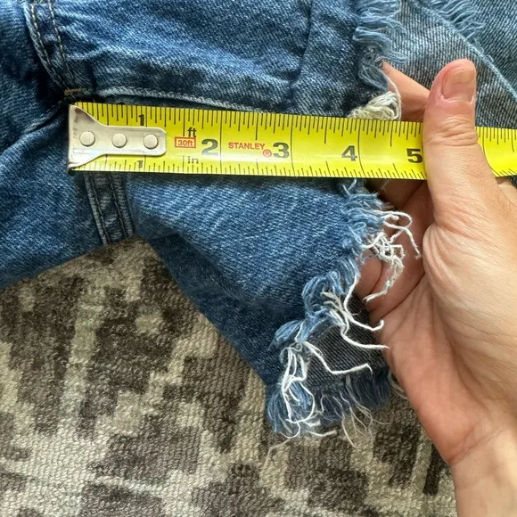 EUC Lucky Brand 8/29 90s Midi High Rise Denim Jean Short Women’s Distressed