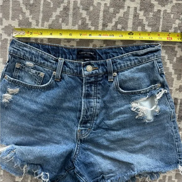 EUC Lucky Brand 8/29 90s Midi High Rise Denim Jean Short Women’s Distressed