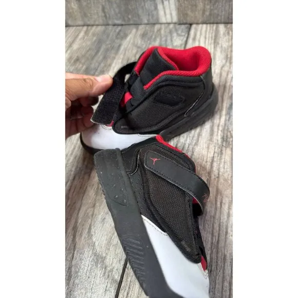 Flight Jordan Max Aura 4 Kids Toddler Sneakers Size 10C Red Black White