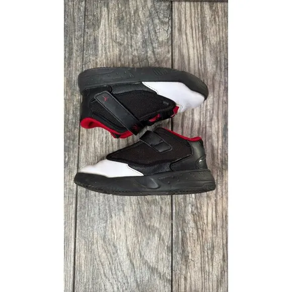 Flight Jordan Max Aura 4 Kids Toddler Sneakers Size 10C Red Black White