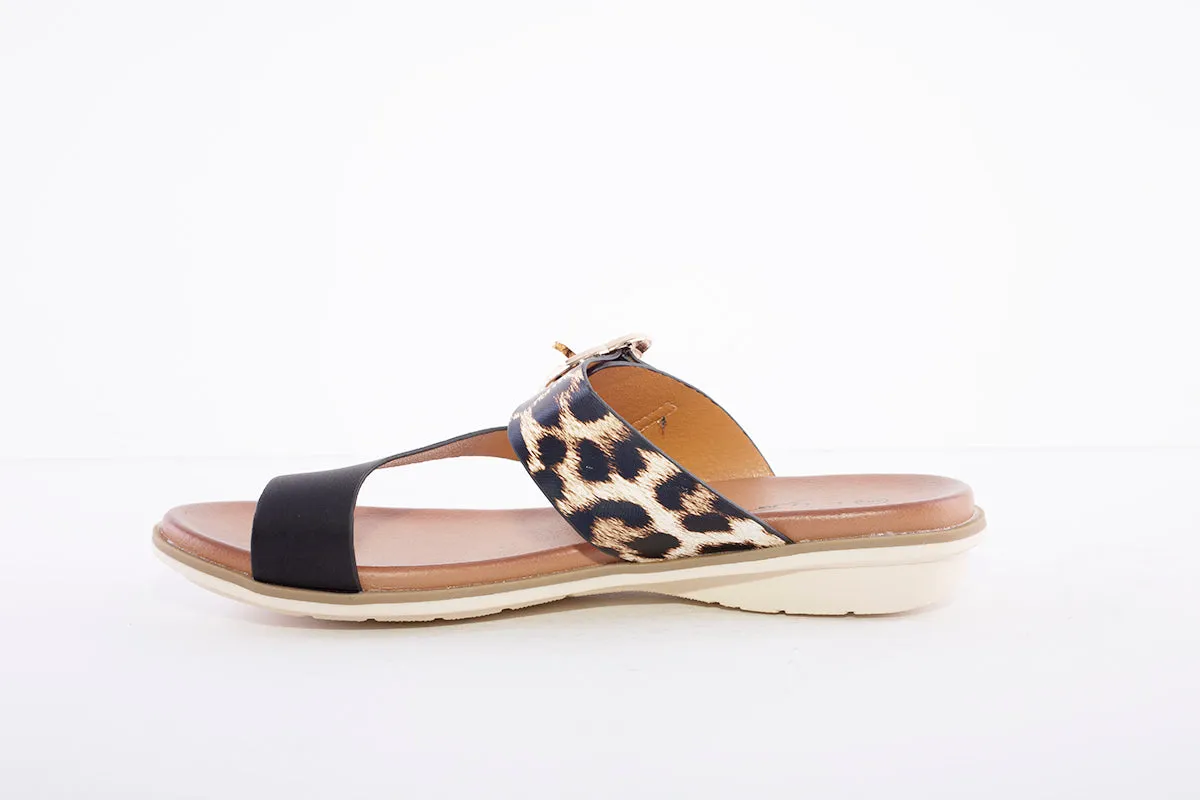 LUNAR - JLH152 Larkin Leopard Toe Loop Sandal Black