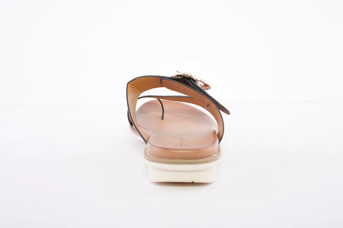LUNAR - JLH152 Larkin Leopard Toe Loop Sandal Black