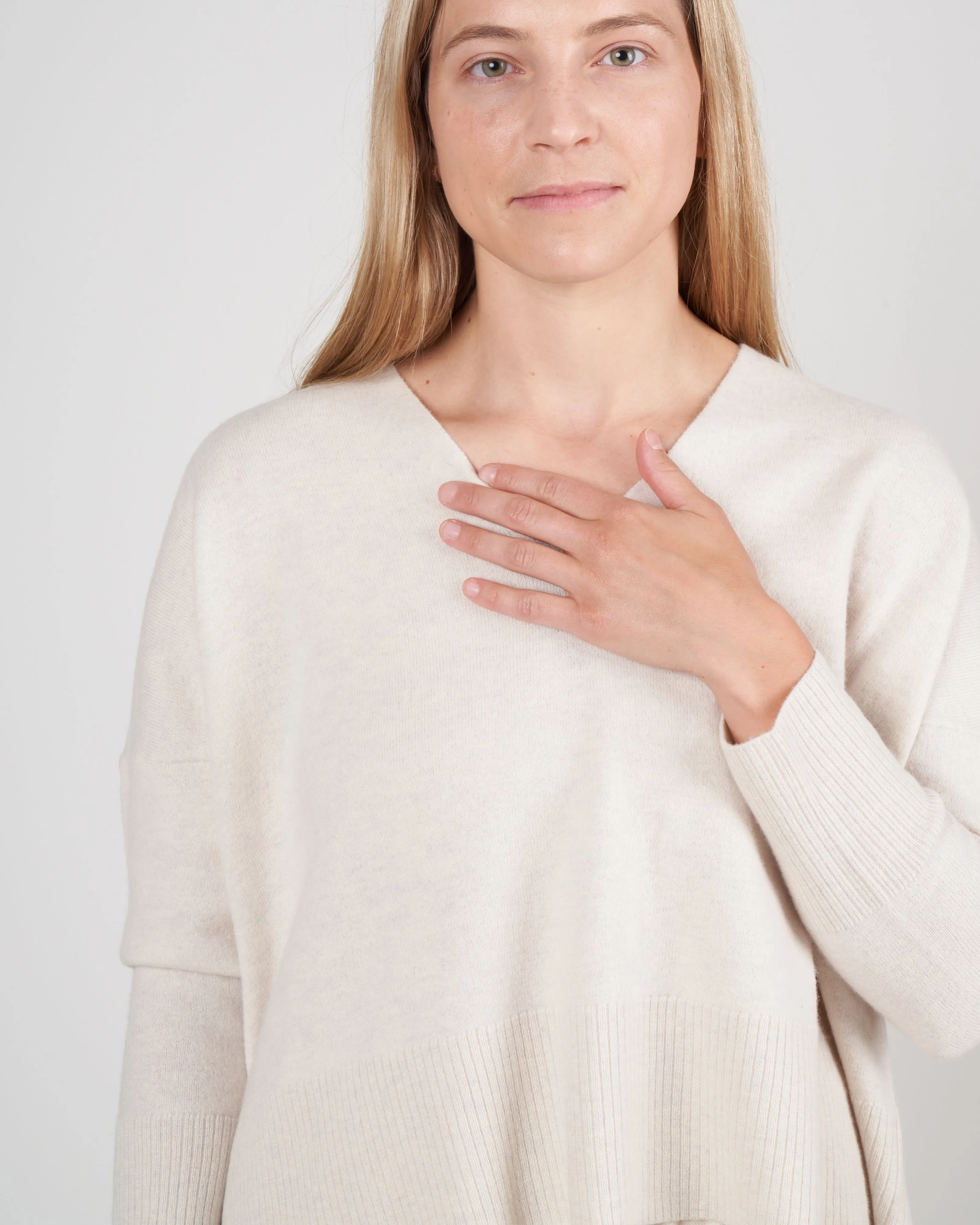 merino vneck sweater - off white
