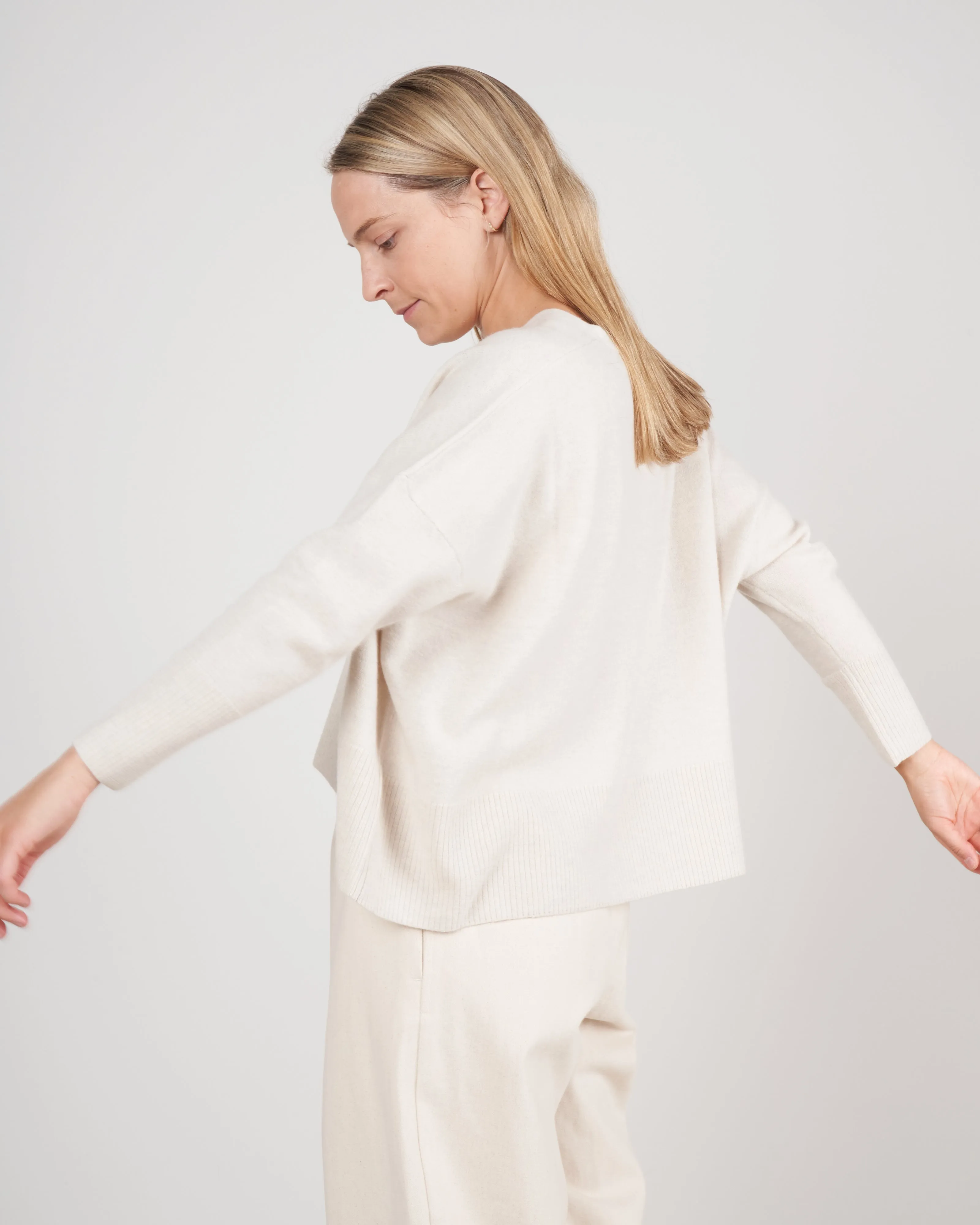 merino vneck sweater - off white