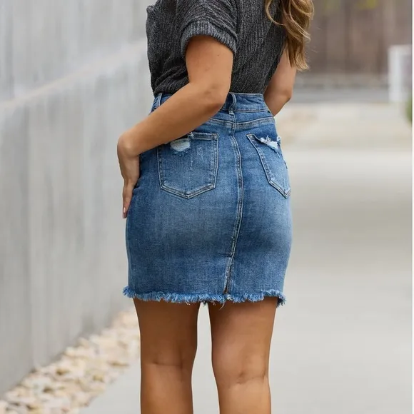 NEW RISEN Amelia Medium Wash High Rise Raw Hem Denim Mini Skirt