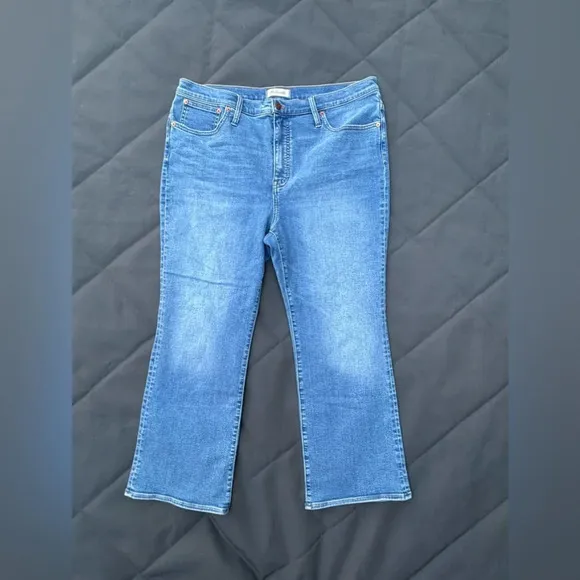 NWOT Cali Demi-Boot Jeans in Dorrance Wash:‎ TENCEL™ Denim Edition 33