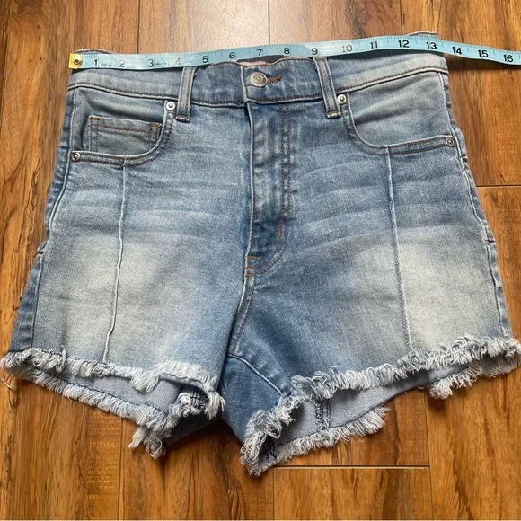 REVICE Denim Venus Cutoffs Distressed Star Shorts Size 27