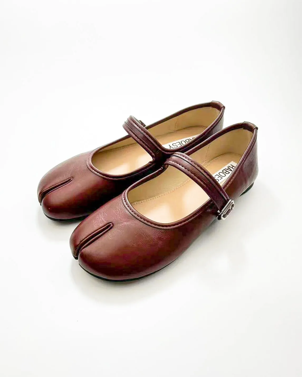 Round Toe Tabi Flats