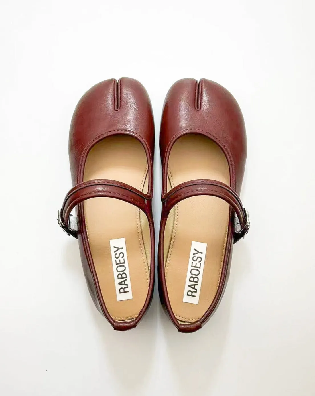 Round Toe Tabi Flats
