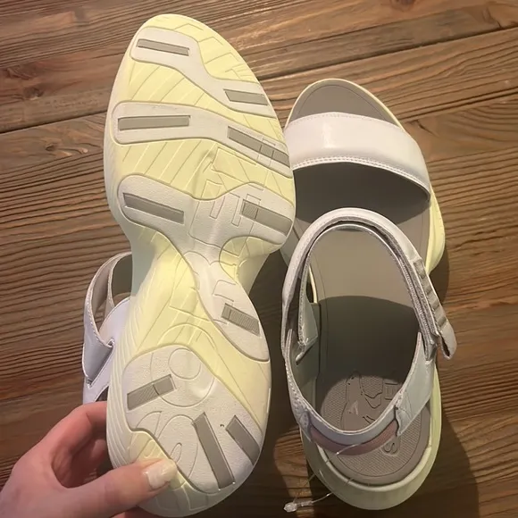Sorel New Blitz Explorer Sandals 11