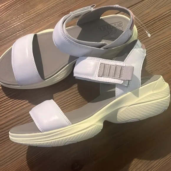 Sorel New Blitz Explorer Sandals 11