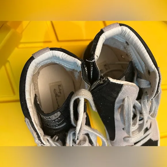 Vintage Havana KIDS GRETA - Black and White High-Top Star Accents Sneakers Shoes