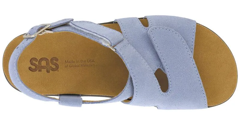 Women's Huggy Cross Strap Sandal in Sky Harbor