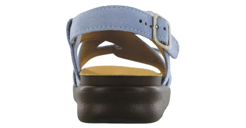 Women's Huggy Cross Strap Sandal in Sky Harbor